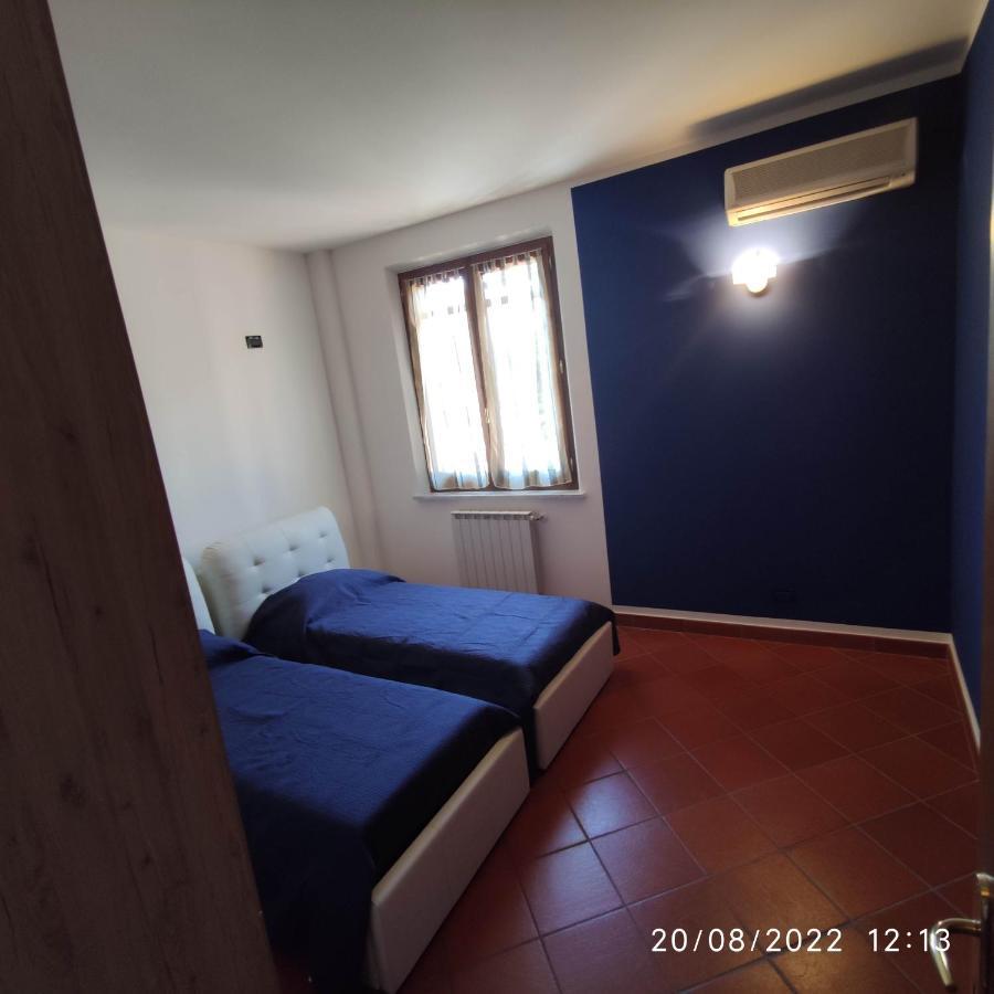 M & M Pinzi Suite Apartment Montepulciano Stazione Bagian luar foto