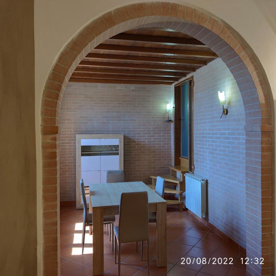 M & M Pinzi Suite Apartment Montepulciano Stazione Bagian luar foto