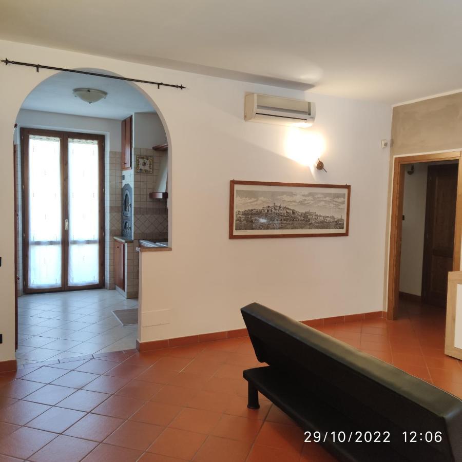 M & M Pinzi Suite Apartment Montepulciano Stazione Bagian luar foto